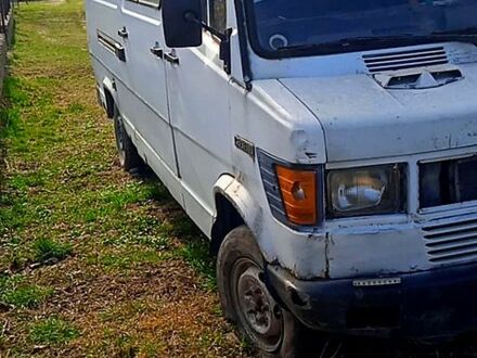 Мерседес T1 1990 в Косове на Automoto.ua Мерседес T1, объемом двигателя 23 л и пробегом 705 тыс. км за 2400 $, фото 1 на Automoto.ua