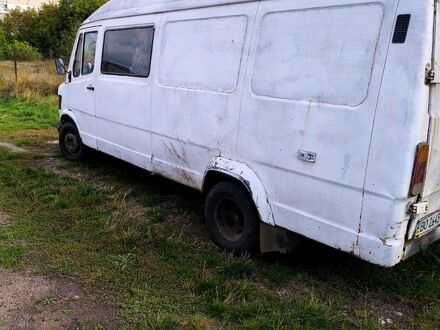 Мерседес T1 1992 в Киеве на Automoto.ua Мерседес T1, объемом двигателя 29 л и пробегом 450 тыс. км за 2100 $, фото 1 на Automoto.ua