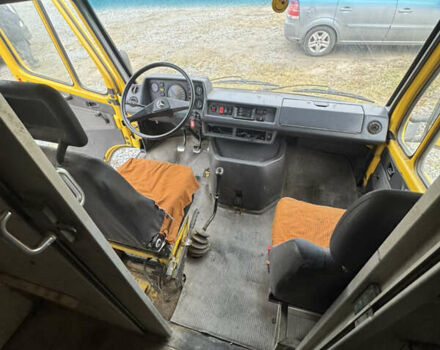 Желтый Мерседес T1, объемом двигателя 2.3 л и пробегом 400 тыс. км за 3100 $, фото 13 на Automoto.ua