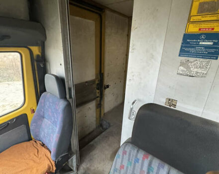 Желтый Мерседес T1, объемом двигателя 2.3 л и пробегом 400 тыс. км за 3100 $, фото 10 на Automoto.ua