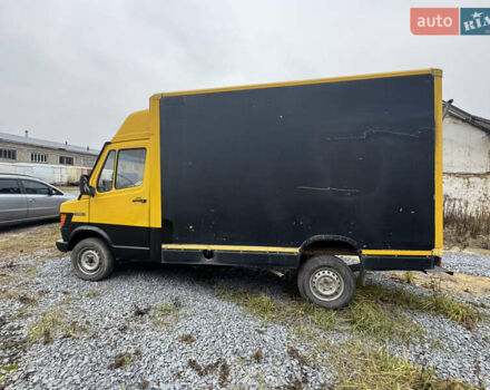 Желтый Мерседес T1, объемом двигателя 2.3 л и пробегом 400 тыс. км за 3100 $, фото 6 на Automoto.ua