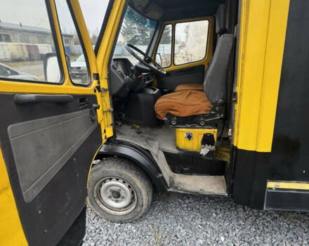 Желтый Мерседес T1, объемом двигателя 2.3 л и пробегом 400 тыс. км за 3100 $, фото 7 на Automoto.ua