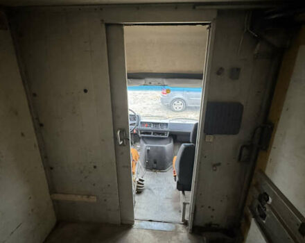 Желтый Мерседес T1, объемом двигателя 2.3 л и пробегом 400 тыс. км за 3100 $, фото 12 на Automoto.ua