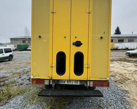 Желтый Мерседес T1, объемом двигателя 2.3 л и пробегом 400 тыс. км за 3100 $, фото 4 на Automoto.ua