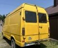 Желтый Мерседес T1, объемом двигателя 2.4 л и пробегом 682 тыс. км за 1400 $, фото 1 на Automoto.ua