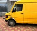 Желтый Мерседес T1, объемом двигателя 2.4 л и пробегом 328 тыс. км за 1500 $, фото 3 на Automoto.ua