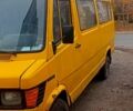 Жовтий Мерседес T1, об'ємом двигуна 2.3 л та пробігом 400 тис. км за 1200 $, фото 1 на Automoto.ua