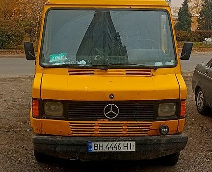 Жовтий Мерседес T1, об'ємом двигуна 2.3 л та пробігом 400 тис. км за 1200 $, фото 5 на Automoto.ua