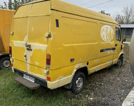 Желтый Мерседес T1, объемом двигателя 2.3 л и пробегом 300 тыс. км за 1700 $, фото 2 на Automoto.ua