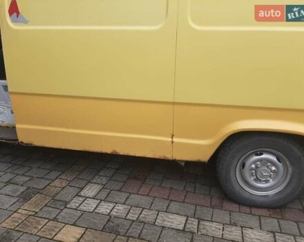 Жовтий Мерседес T1, об'ємом двигуна 2.3 л та пробігом 500 тис. км за 3300 $, фото 18 на Automoto.ua