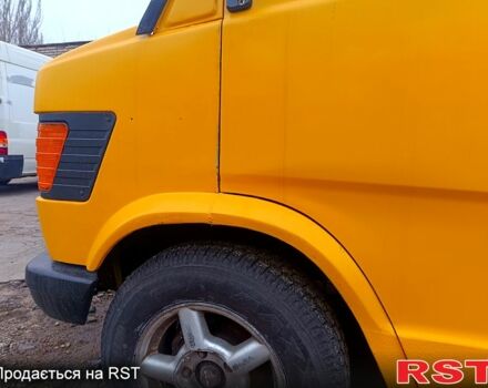 Желтый Мерседес T1, объемом двигателя 2.3 л и пробегом 0 тыс. км за 3500 $, фото 1 на Automoto.ua