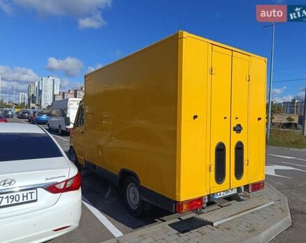 Жовтий Мерседес T1, об'ємом двигуна 2.3 л та пробігом 250 тис. км за 4800 $, фото 3 на Automoto.ua