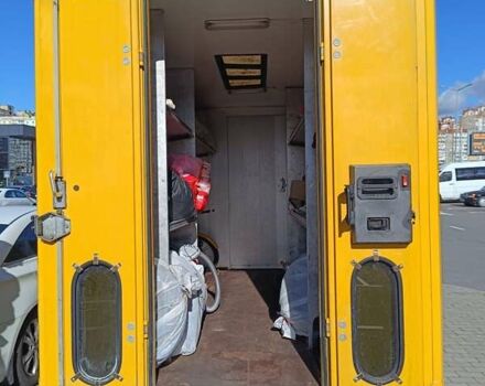 Жовтий Мерседес T1, об'ємом двигуна 2.3 л та пробігом 250 тис. км за 4800 $, фото 9 на Automoto.ua