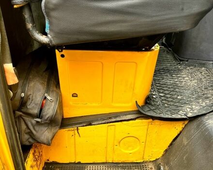 Жовтий Мерседес T1, об'ємом двигуна 2.3 л та пробігом 1 тис. км за 5000 $, фото 6 на Automoto.ua