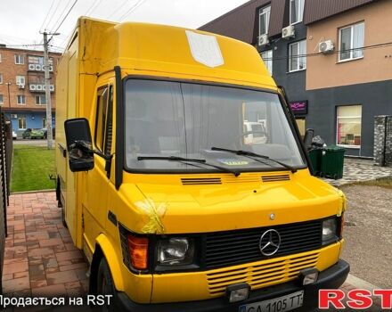 Желтый Мерседес T1, объемом двигателя 2.3 л и пробегом 200 тыс. км за 5000 $, фото 3 на Automoto.ua