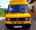 Желтый Мерседес T1, объемом двигателя 2.3 л и пробегом 350 тыс. км за 3700 $, фото 1 на Automoto.ua