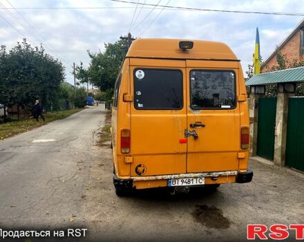 Желтый Мерседес T1, объемом двигателя 2.9 л и пробегом 0 тыс. км за 2800 $, фото 4 на Automoto.ua