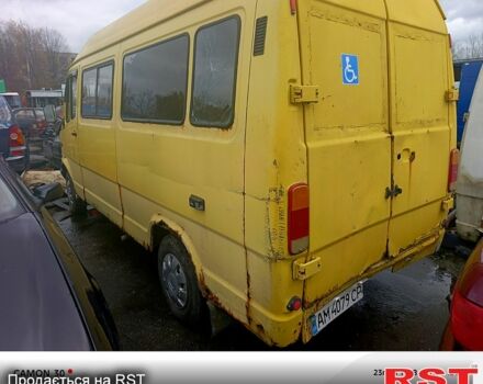 Жовтий Мерседес T1, об'ємом двигуна 2.3 л та пробігом 0 тис. км за 1450 $, фото 2 на Automoto.ua