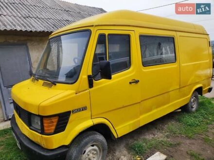Желтый Мерседес T1, объемом двигателя 2.4 л и пробегом 450 тыс. км за 2500 $, фото 1 на Automoto.ua