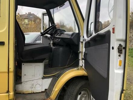 Мерседес T1 1994 в Дрогобыче на Automoto.ua Желтый Мерседес T1, объемом двигателя 2.3 л и пробегом 500 тыс. км за 3300 $, фото 1 на Automoto.ua