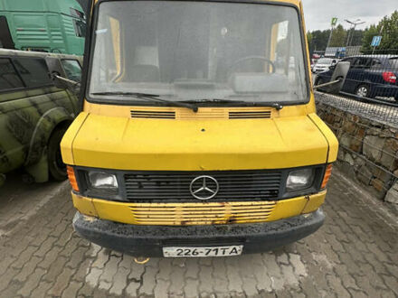 Жовтий Мерседес T1, об'ємом двигуна 0 л та пробігом 300 тис. км за 1900 $, фото 1 на Automoto.ua