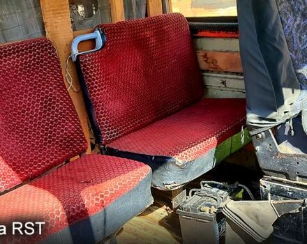 Сірий Мерседес T1, об'ємом двигуна 2.4 л та пробігом 777 тис. км за 900 $, фото 10 на Automoto.ua