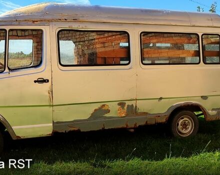 Сірий Мерседес T1, об'ємом двигуна 2.4 л та пробігом 777 тис. км за 900 $, фото 2 на Automoto.ua