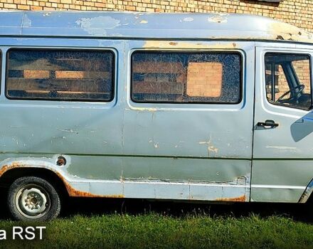 Сірий Мерседес T1, об'ємом двигуна 2.4 л та пробігом 777 тис. км за 900 $, фото 4 на Automoto.ua