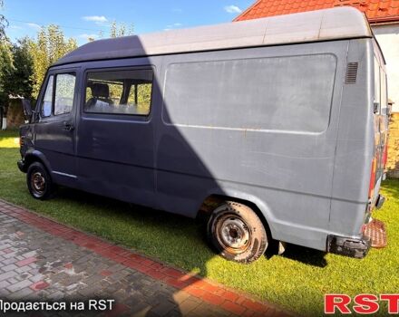 Сірий Мерседес T1, об'ємом двигуна 2.3 л та пробігом 430 тис. км за 1900 $, фото 3 на Automoto.ua