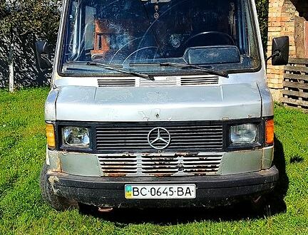 Мерседес T1 1987 у Коломые на Automoto.ua Сірий Мерседес T1, об'ємом двигуна 2.4 л та пробігом 777 тис. км за 900 $, фото 1 на Automoto.ua