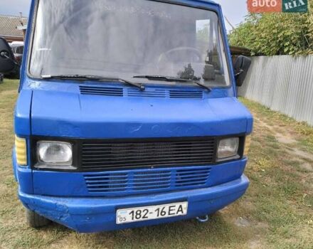 Синий Мерседес T1, объемом двигателя 2.4 л и пробегом 236 тыс. км за 2200 $, фото 3 на Automoto.ua