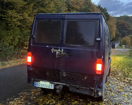 Синій Мерседес T1, об'ємом двигуна 2.4 л та пробігом 400 тис. км за 1250 $, фото 5 на Automoto.ua