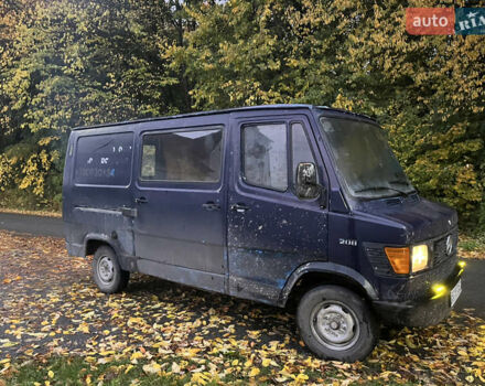 Синій Мерседес T1, об'ємом двигуна 2.4 л та пробігом 400 тис. км за 1250 $, фото 2 на Automoto.ua