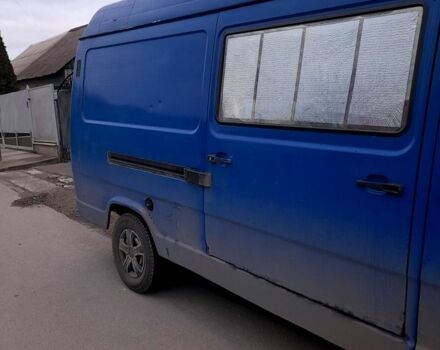 Синий Мерседес T1, объемом двигателя 2.3 л и пробегом 200 тыс. км за 3600 $, фото 3 на Automoto.ua