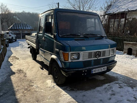 Синий Мерседес T1, объемом двигателя 2.4 л и пробегом 500 тыс. км за 4950 $, фото 1 на Automoto.ua