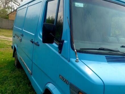 Мерседес T1 1987 у Полтаві на Automoto.ua Синій Мерседес T1, об'ємом двигуна 2.4 л та пробігом 660 тис. км за 2500 $, фото 1 на Automoto.ua