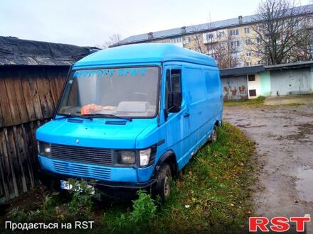 Синий Мерседес T1, объемом двигателя 2.3 л и пробегом 530 тыс. км за 750 $, фото 1 на Automoto.ua