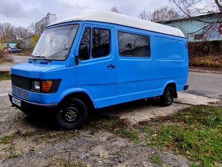Синий Мерседес T1, объемом двигателя 2.3 л и пробегом 100 тыс. км за 4000 $, фото 1 на Automoto.ua