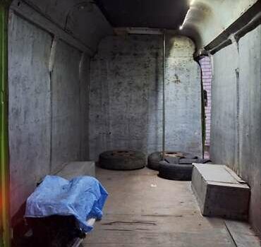 Зеленый Мерседес T1, объемом двигателя 2.9 л и пробегом 450 тыс. км за 3500 $, фото 2 на Automoto.ua