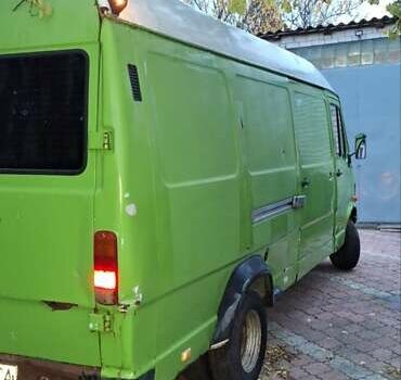 Зеленый Мерседес T1, объемом двигателя 2.9 л и пробегом 450 тыс. км за 3500 $, фото 4 на Automoto.ua