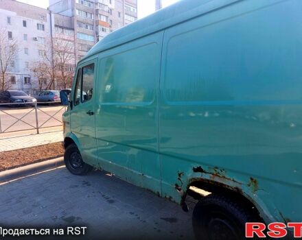 Зеленый Мерседес T1, объемом двигателя 2.4 л и пробегом 506 тыс. км за 1700 $, фото 4 на Automoto.ua