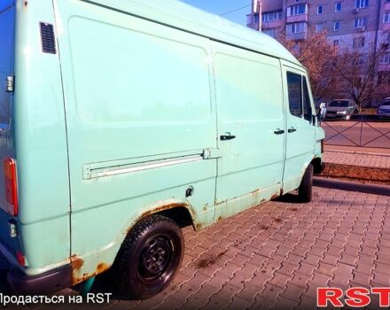 Зеленый Мерседес T1, объемом двигателя 2.4 л и пробегом 506 тыс. км за 1700 $, фото 3 на Automoto.ua
