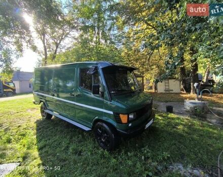 Зеленый Мерседес T1, объемом двигателя 0 л и пробегом 400 тыс. км за 4000 $, фото 3 на Automoto.ua