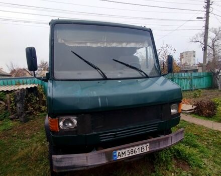 Зеленый Мерседес T1, объемом двигателя 4 л и пробегом 400 тыс. км за 3100 $, фото 3 на Automoto.ua