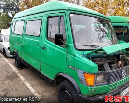 Зелений Мерседес T1, об'ємом двигуна 2.3 л та пробігом 325 тис. км за 850 $, фото 1 на Automoto.ua