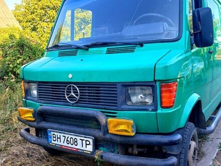 Мерседес T1 1991 в Подольск (Котовск) на Automoto.ua Зеленый Мерседес T1, объемом двигателя 2.9 л и пробегом 30 тыс. км за 3000 $, фото 1 на Automoto.ua