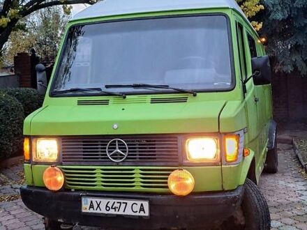 Зеленый Мерседес T1, объемом двигателя 2.9 л и пробегом 450 тыс. км за 3500 $, фото 1 на Automoto.ua