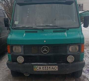 Зелений Мерседес T1, об'ємом двигуна 2.3 л та пробігом 490 тис. км за 2000 $, фото 1 на Automoto.ua
