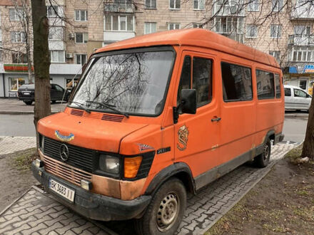 Оранжевый Мерседес T1, объемом двигателя 2.4 л и пробегом 508 тыс. км за 2300 $, фото 1 на Automoto.ua