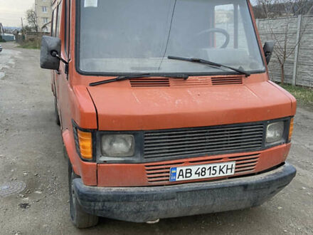 Мерседес T1 1996 у Могилев-Подольском на Automoto.ua Помаранчевий Мерседес T1, об'ємом двигуна 3.2 л та пробігом 333 тис. км за 2400 $, фото 1 на Automoto.ua